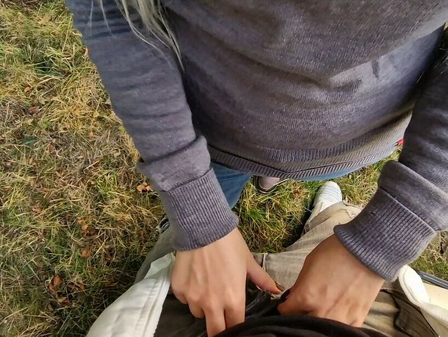 SexyJenJen's Porno Video: Unterwegs und spontan richtig bock auf den Sch**z gehabt
