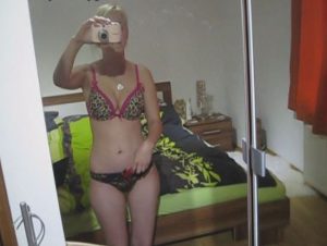 s*xyJenJen Porno Video: Masturbieren mit mein lieblings dil*o bis ich komme