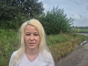 s*xyJenJen Porno Video: Outdoor pin**ln