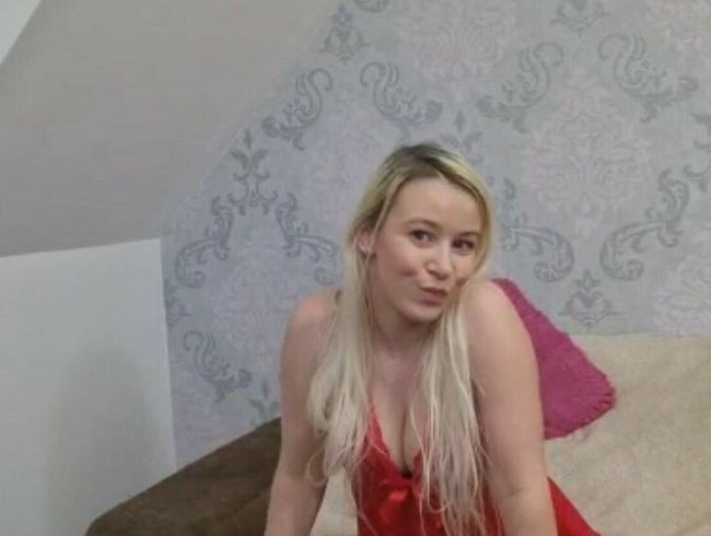 s*xyJenJen Porno Video: Schöne heiße dil*o spiel bis der geile sa*t raus läuft